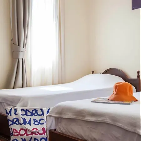 Golden Age Aparthotel *