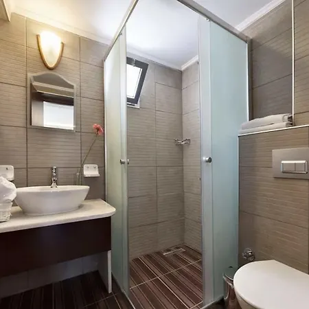 Golden Age Apart Otel *