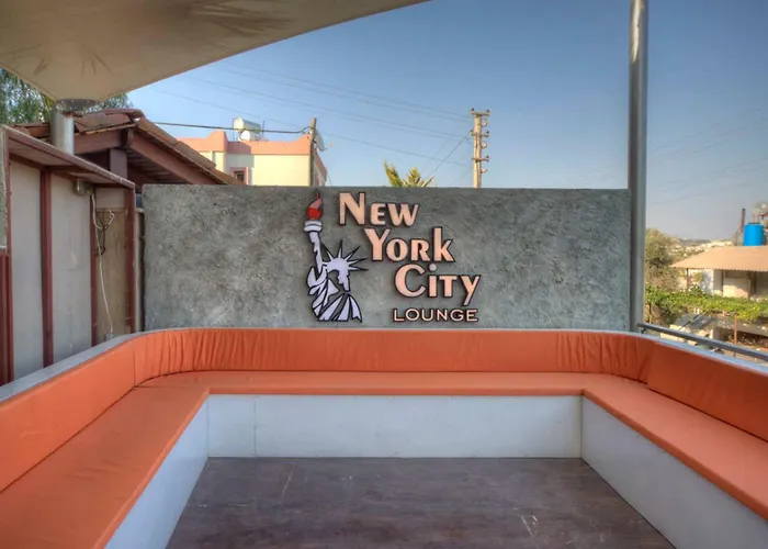 Golden Age Apartahotel *