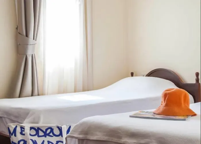 Golden Age Apart Otel *